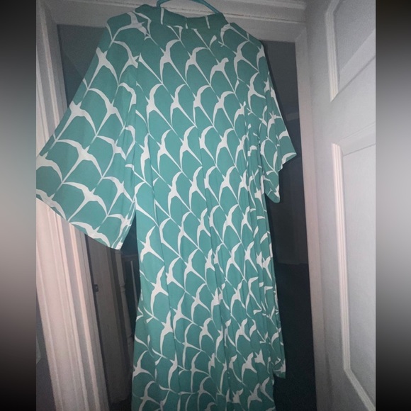 Manaola Dress - Picture 2 of 3